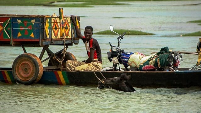 River Niger Cruises Offer Unique Views of Mali’s Heartland