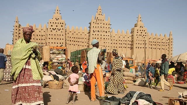 The Great Mosque of Djenné Attracts Global Visitors