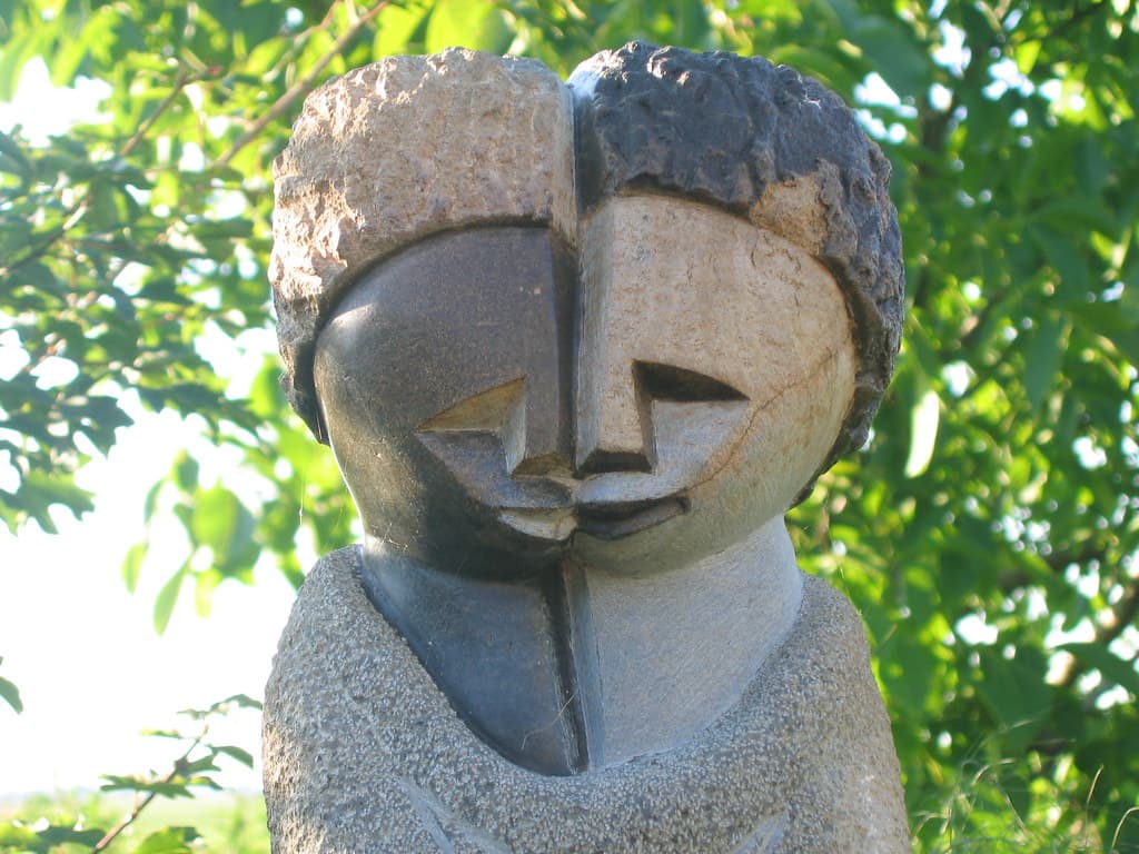 Stone Sculptures Highlight Zimbabwe’s Rich Artistic Traditions